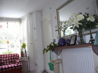 lovely 1 bed lower ground flat with own large garden and front door mutual exchange photo